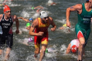 【パリ五輪】セーヌ川でトライアスロン強行→選手がレース後に10回嘔吐