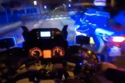 【衝撃】警察から無理に逃げようとするとこうなる動画(´･_･`)