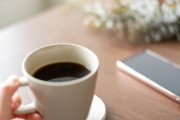 1ミリもカッコつける気持ち無くブラックコーヒー飲んでる奴とかホンマにおるんか