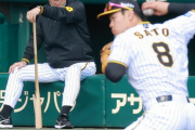 【阪神】佐藤輝明にロックお～ん　岡田彰布監督が守備強化指定選手と予告「３打席立って守備固めっていう選手になったら困る」