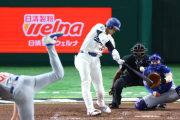 大谷翔平の凱旋弾で「ファンの手」トレンド　右翼席からグラウンドに跳ね返る　リプレー検証も本塁打判定「危なかった」「ボールをほしいの分かるけど」