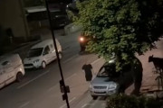 【動画】住民「住宅街で牛が暴れてるの！！」 ロンドン警察「かしこまり！」