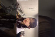 石塚瑶季 金村美玖 おみく先輩のオフショット日向坂46 ツアー広島公演1日目