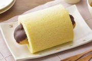 コージーコーナーがエクレア×ロールケーキの「エクレア巻いちゃいました」を発売　そんな感じで巻いちゃいましたか（二度見）
