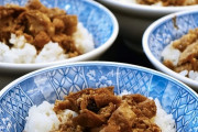 バカ「焼肉食いに行って白米食う奴バカだろwww」←これよく聞くけどマジなん？