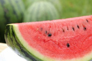 熱中症対策にも効果的!? 夏にスイカを食べる3つの理由