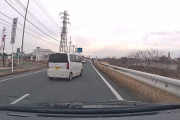 【動画】「危険運転！流石に晒す」⇒ 晒した側が「信号無視、速度違反」で大炎上！