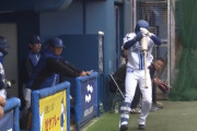 ＤｅＮＡドラ１度会をまさかのハプニングが襲う　バットに装着していたリングが抜けず悪戦苦闘