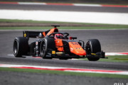 タイヤ＆ホイールが18インチ化したF1マシンもすぐ見慣れそうだな