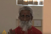 78年間絶食したという有名なインドの僧侶プララド・ジャニ、服の中に食べ物を隠し食べていたことがバレてしまうｗ
