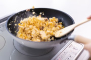 有識者「パラパラのチャーハン作りたかったら先に卵かけご飯作ってから炒めるとええで」