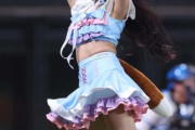 【日本ハム】ファイターズガールがピンクと水色の限定衣装できつねダンス　つばみも共演