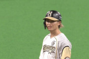 西川遥輝、怠慢走塁でアウトに