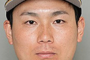 侍ジャパン、１次リーグ全勝後のグラウンドで栗林良吏の〝惜別会〟