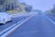【動画】怖すぎるだろ。西九州道が通行止めになった事故のドラレコ。