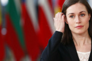 【悲報】フィンランドの美人首相(36)、コロナ感染者と接触したのにクラブで朝まで踊り狂って炎上