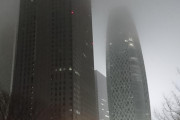 今宵の新宿は霧にけぶっている…（画像）