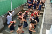 小学校のプール入る前の「地獄のシャワー」wxwx