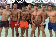 【筋肉画像】イケメンマッチョ軍団さん水着で腹筋、大胸筋を披露！！！