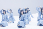 【日向坂46】山崎ひかるさんが手がけた日向坂46の歴代衣装が素敵すぎる