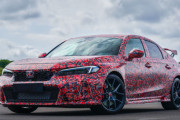 ホンダ シビックタイプR 新型、ニュルでテスト…今夏デビューに準備完了
