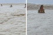 まるで別世界！雲のようにモコモコ泡立つ「波の花」の中で海水浴(オーストラリア)