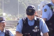 水着女子「あのオッサン盗撮してる…通報しなきゃ！」