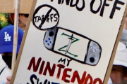 【悲報】米国の「反トランプ反関税デモ」でさっそくSwitch2のプラカードが作られてしまう