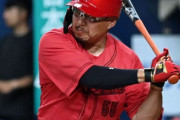 広・松山竜平(40) 率.178 本1 点10　👈現役続行希望らしい