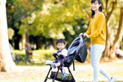 電車でベビーカーは邪魔？母親に謝らせる日本と、手を差し伸べるオランダの決定的な子育て格差