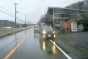 【埼玉】アイリスオーヤマだけじゃなかった、横断歩道の左から追い越しがひどい車載。