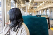 【画像あり】女さん「イヤアアアおっさんが駅のホームからガン見してくるのおおお！！！」ﾊﾟｼｬ → ご覧くださいｗｗｗｗｗｗｗ