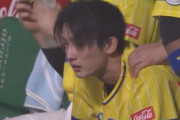 周東佑京がベンチで号泣　1試合2失策
