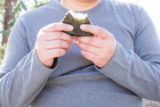 外人て海苔消化できないって聞いたけどおにぎり大丈夫なん