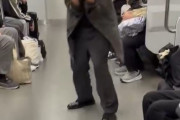 【動画】ネットで話題になった「電車ファイティングポーズ」おじさん、ガチの殺人犯だったと判明