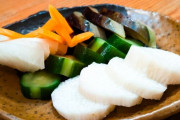 漬物(安いです、美味しいです、健康にいいです、色んな種類あります、食感楽しいです)←この食べ物