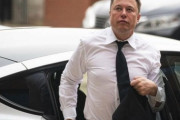 イーロン・マスク氏　失った資産額が2000億ドルに　史上最大