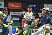 古巣ヤクルトも心配…ソフトバンク・バレンティンはなんで、まだ来日してないの？