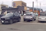 【事故】なにその駐車ｗｗｗ丸亀製麺で目撃された駐車場事故のドラレコ映像。