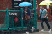 【悲報】NYで記録的な豪雨、地下鉄が地獄絵図に →動画