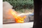 【動画あり】現代自動車の超高級車が炎上！高速道路走行中にエンジンルームが全焼‥　韓国の反応