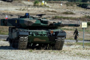 カナダもレオパルト2戦車4両を提供へ…英チャレンジャー2←砲弾が特殊、台数少ない、紅茶セット付き！