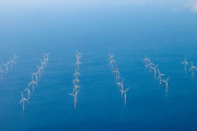 日本政府、2040年までに原発30～45基分の洋上風力発電導入へ！