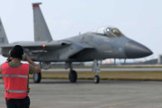 米空軍、11月1日から沖縄に駐留するF-15C/Dの本土撤退を開始