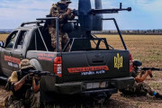 ウクライナで大活躍、ピックアップ・トラックは兵器なのか？