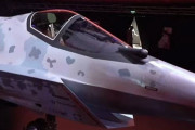 正式発表を数時間後に控えたロシアの新型戦闘機を映した完璧な写真