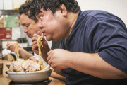 【画像】日本のラーメン食べたドイツ人「とにかくおいしかった！」「ドイツでラーメンを再現したい」