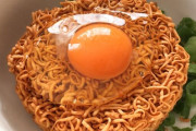 彼女「マジで私おる時にチキンラーメン作るの止めてっ、臭いマジ無理やねん」