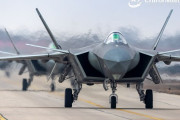 J-20ステルス戦闘機1000機でも突破困難…中国で米「ステルス機C型包囲網」構築に懸念の声！