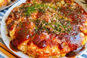 【爆笑】関東人さん、お好み焼きをピザみたいにカットして食べていたwwwwww